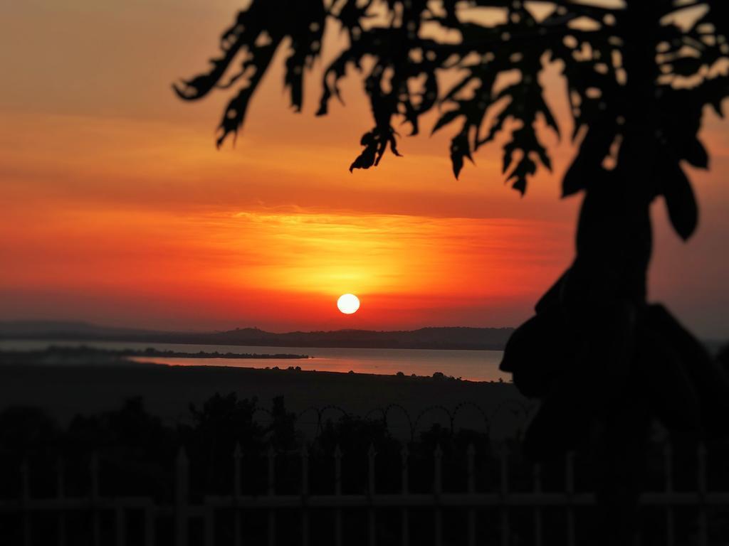 Carpe Diem Guesthouse Entebbe Zewnętrze zdjęcie