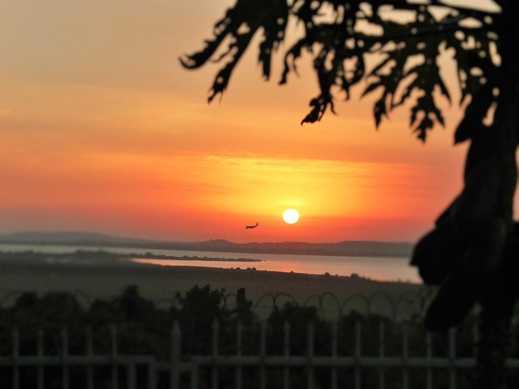 Carpe Diem Guesthouse Entebbe Zewnętrze zdjęcie